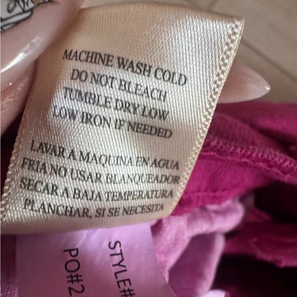 Sneak Peek Women's Bright Pink Bell Bottom Flare Denim Jeans Size 26/31 Barbie - Picture 10 of 11